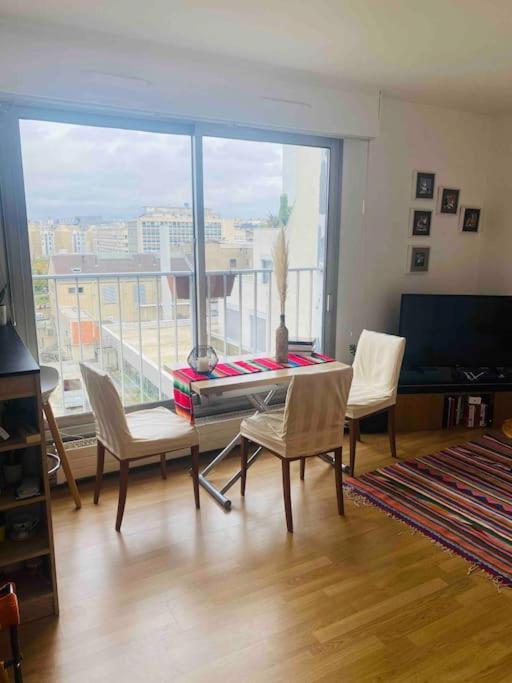 Homestay Private Only, Spacious In A Lovely Central Apartment Paris