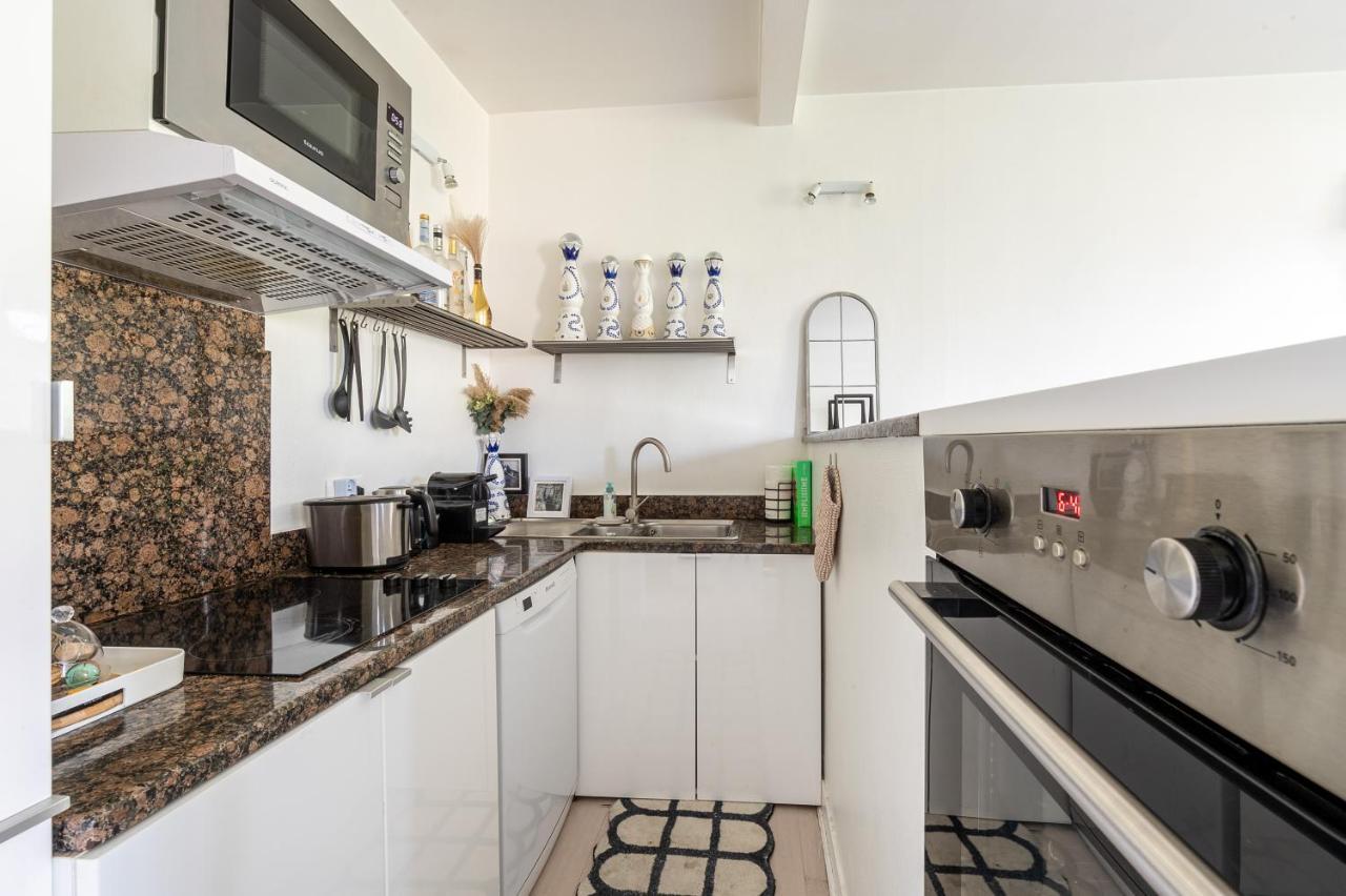 In Front Of The Sacre Coeur - 2 Bedrooms With Elevator Appartement *