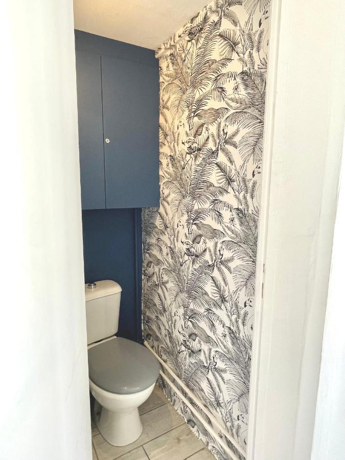 Appartement Tiny Studio - 12 M2 - Quartier Saint-ambroise - 5eme Etage Sans Ascenseur Paris