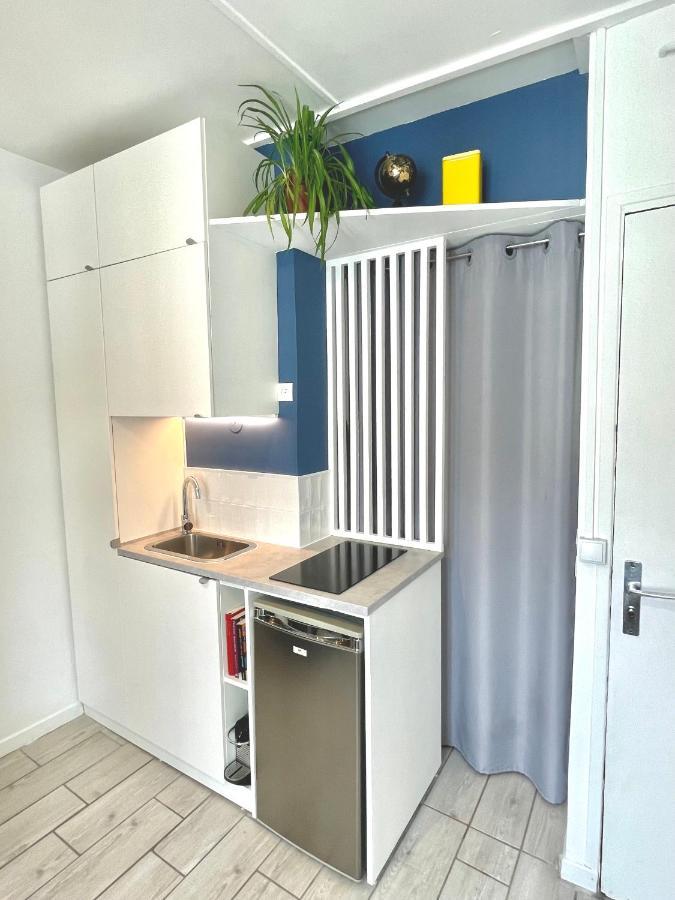 Appartement Tiny Studio - 12 M2 - Quartier Saint-ambroise - 5eme Etage Sans Ascenseur