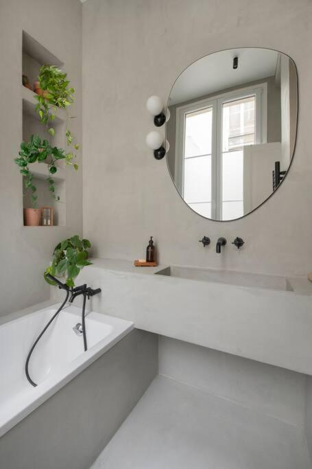 Apartment Haussmannien 156m2 Avec Balcon Filant *