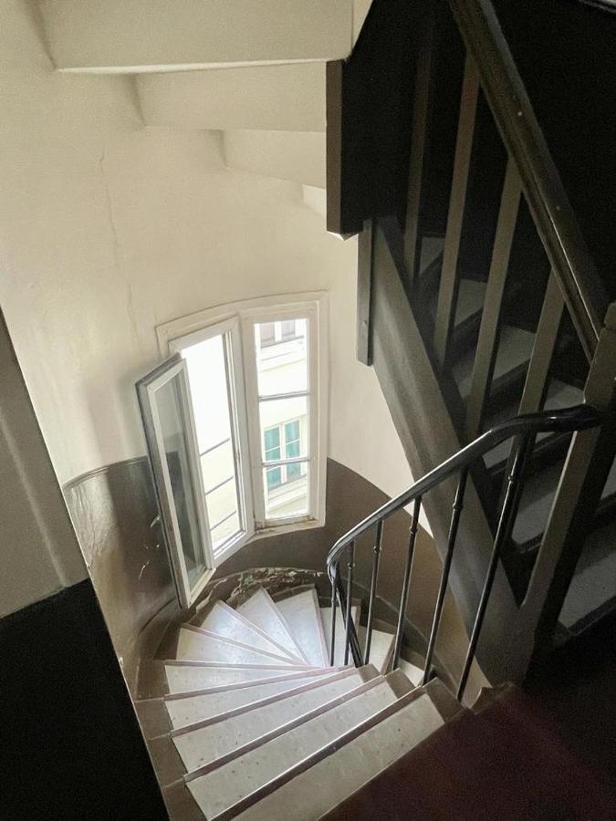 Tiny Studio - 12 M2 - Quartier Saint-ambroise - 5eme Etage Sans Ascenseur Appartement Paris