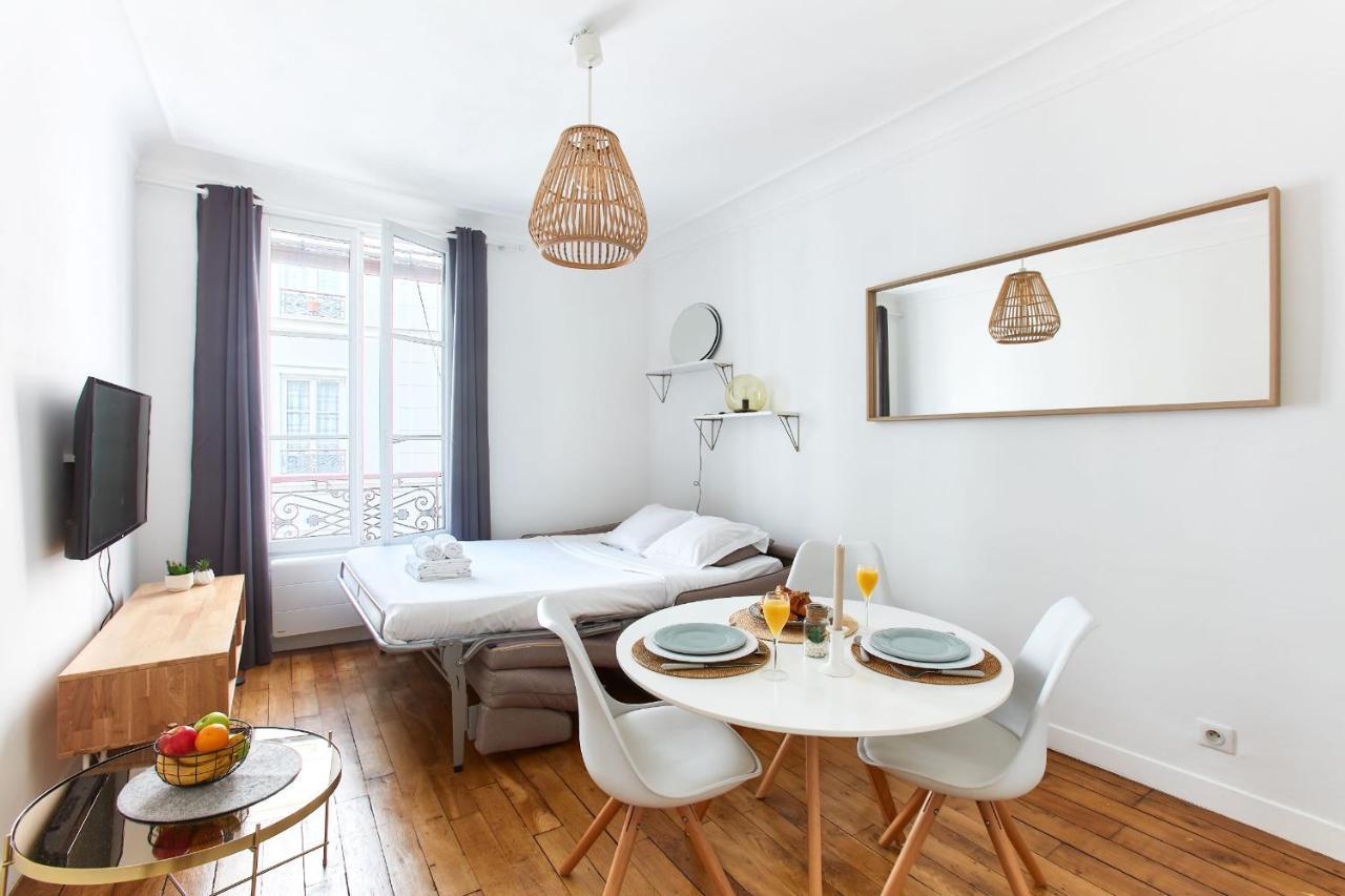 Montmartre - Abbesses Apartment