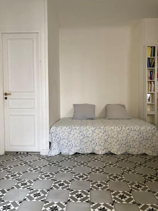 Elegant Flat In The Historic Center Of Paris