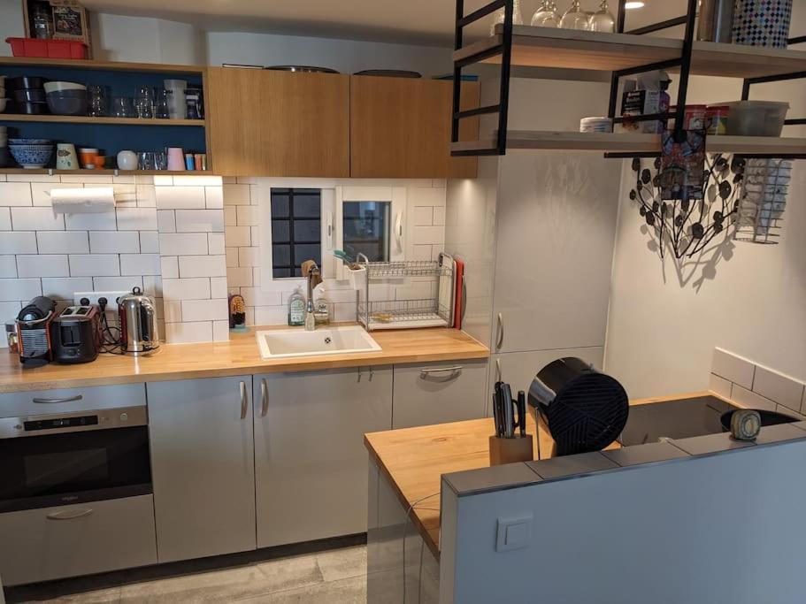 Chambre Double Chez L'occupant Au Sein D'un Calme Et Tres Bien Situe Séjour chez l'habitant *