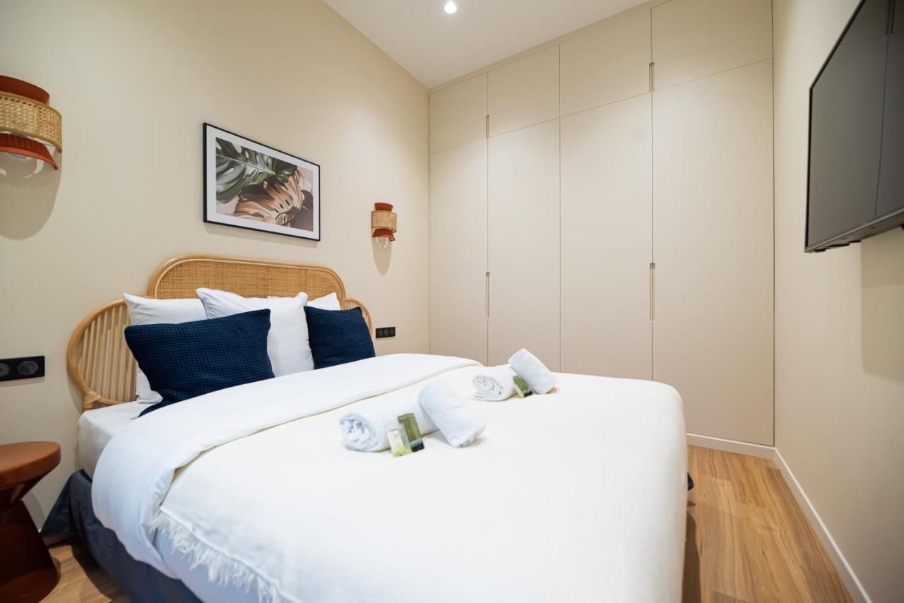 Apartment Loft In Canal Saint Martin Paris