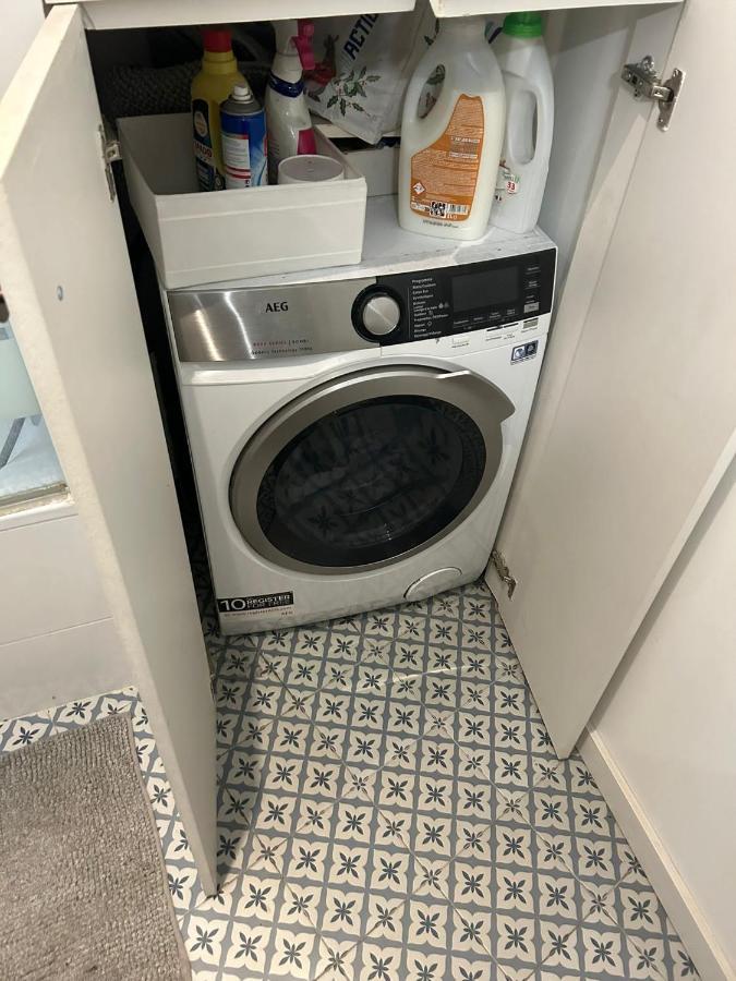 Apartment De *