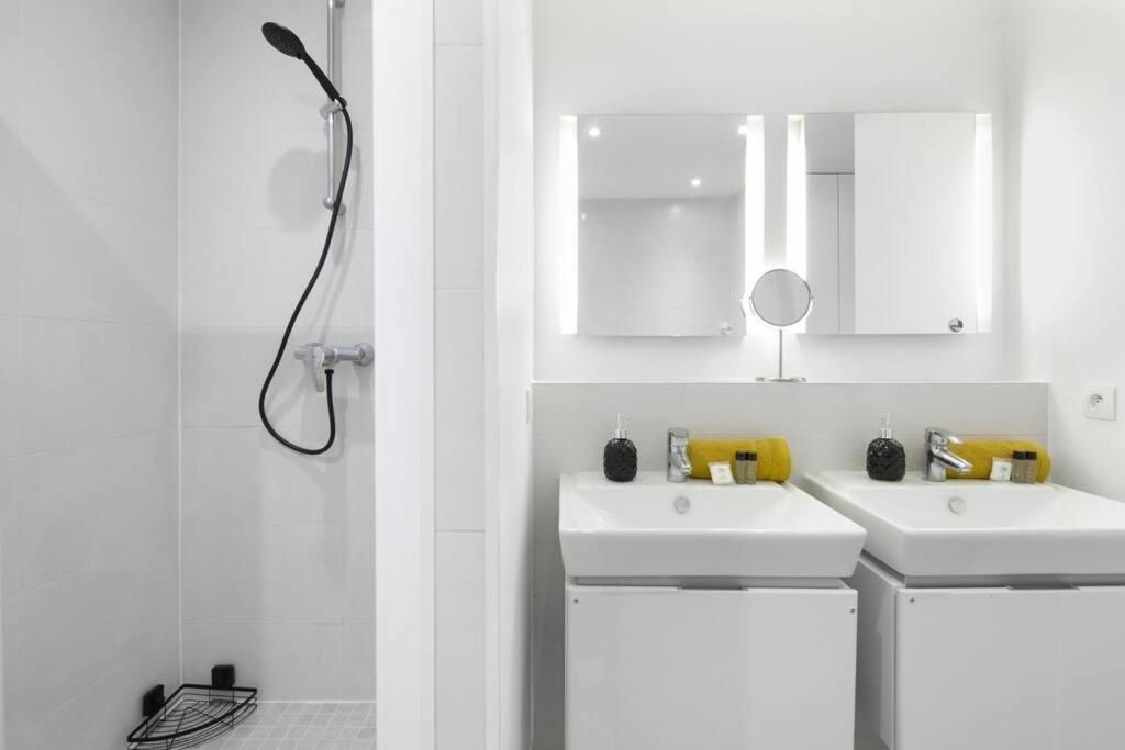 Sweet Luxury Home Arc The Triomphe Near Champs Elysees And Palais Des Congres 8 Ppl Apartment Paris
