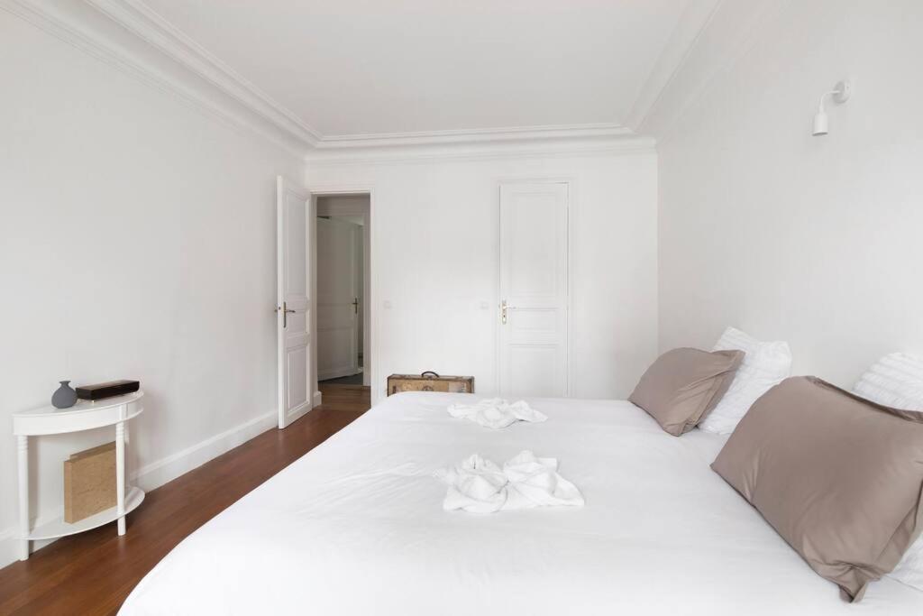 Sweet Luxury Home Arc The Triomphe Near Champs Elysees And Palais Des Congres 8 Ppl Paris