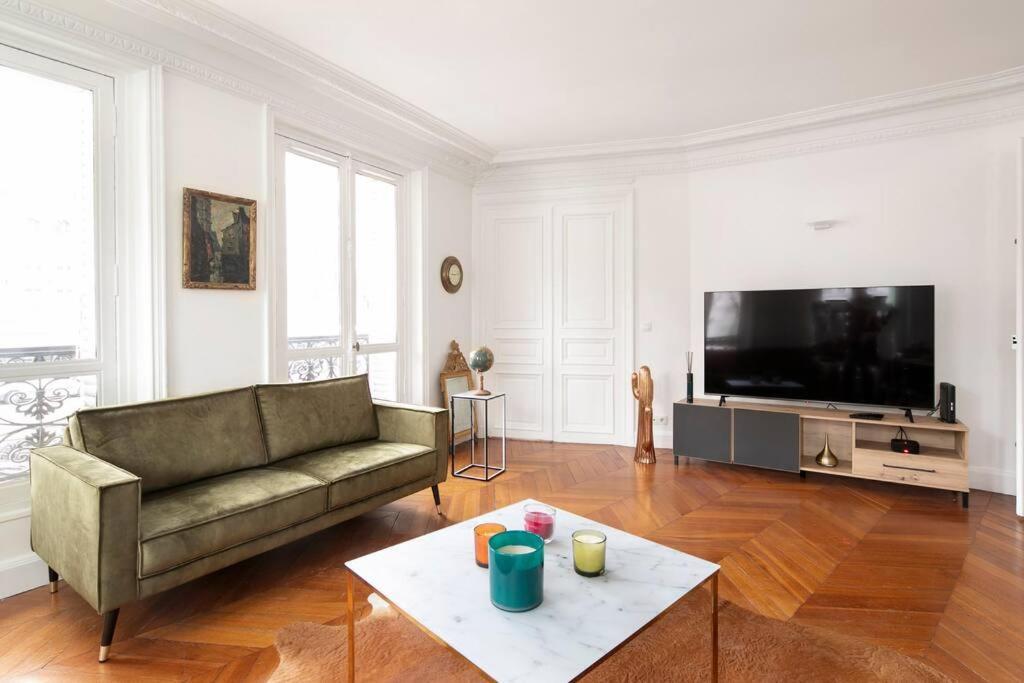 Apartment Sweet Luxury Home Arc The Triomphe Near Champs Elysees And Palais Des Congres 8 Ppl