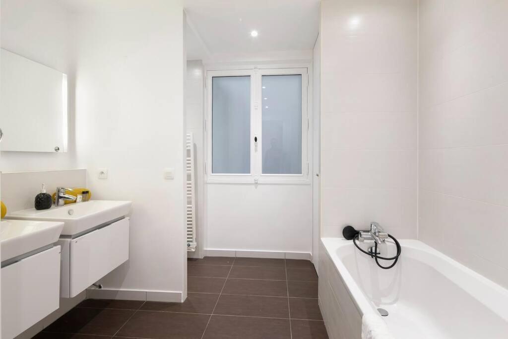 Sweet Luxury Home Arc The Triomphe Near Champs Elysees And Palais Des Congres 8 Ppl Apartment Paris