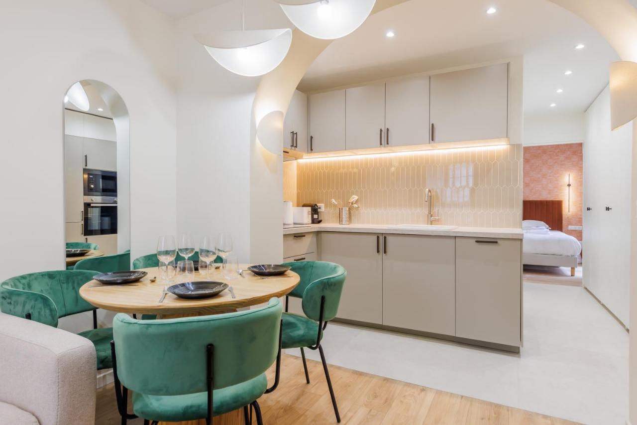 Modern Near Montmartresacre Coeur Appartement Paris