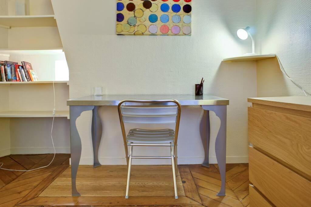 Appartement Place De L'odeon Sur Cour Tres Calme Paris