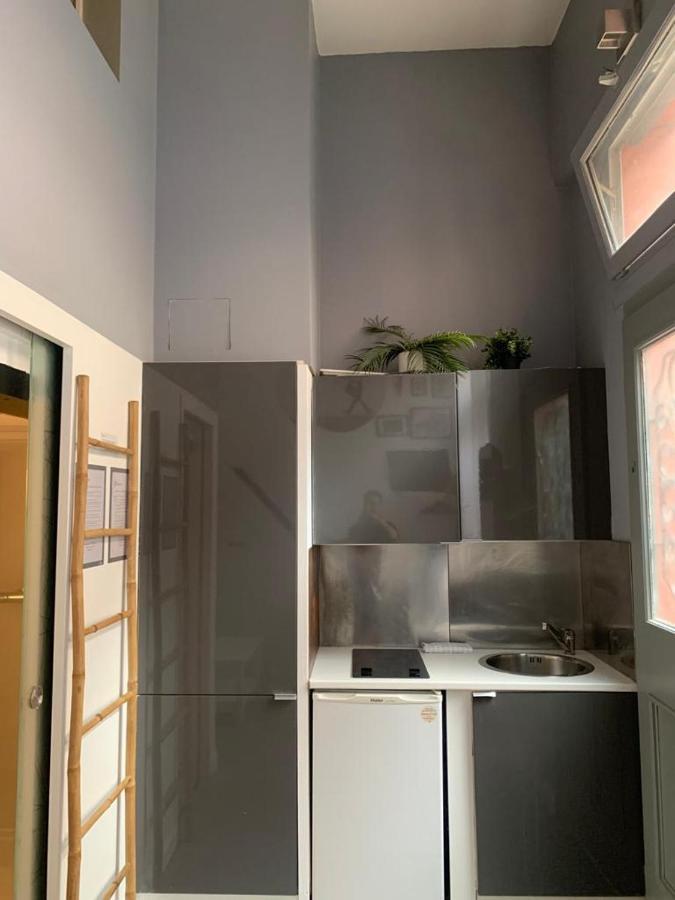 Apartment Spacious Bright Split Level Flat In The Fashionable Marais