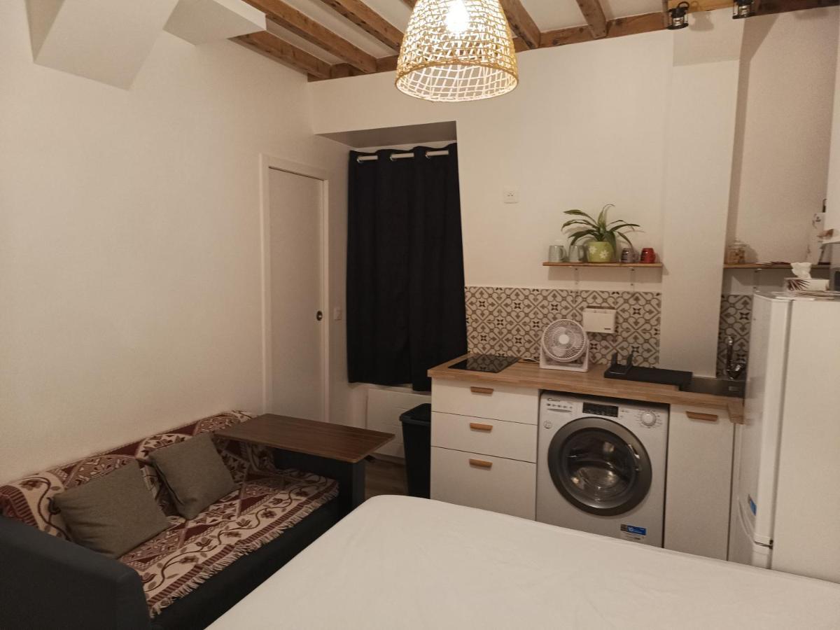 Apartment Studio, Place De La Nation, 1mn A Pied Du Metro 1,2,6,9 Et Rer A Paris