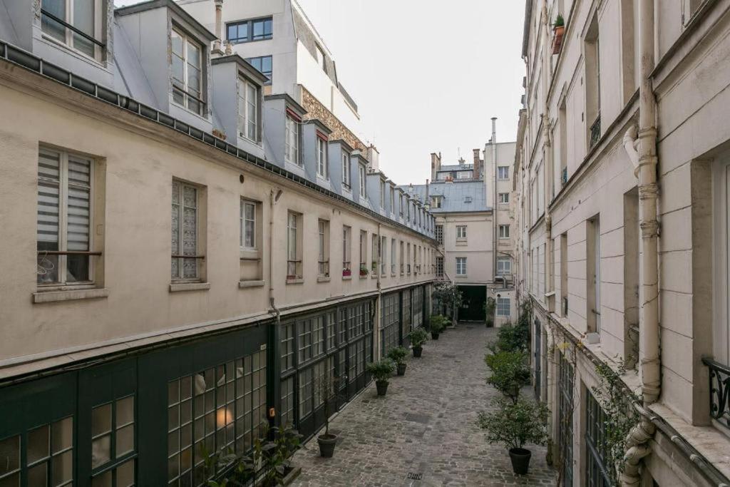 Great Sized Studio Next To Invalides *