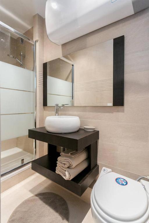 Great Sized Studio Next To Invalides Apartment *
