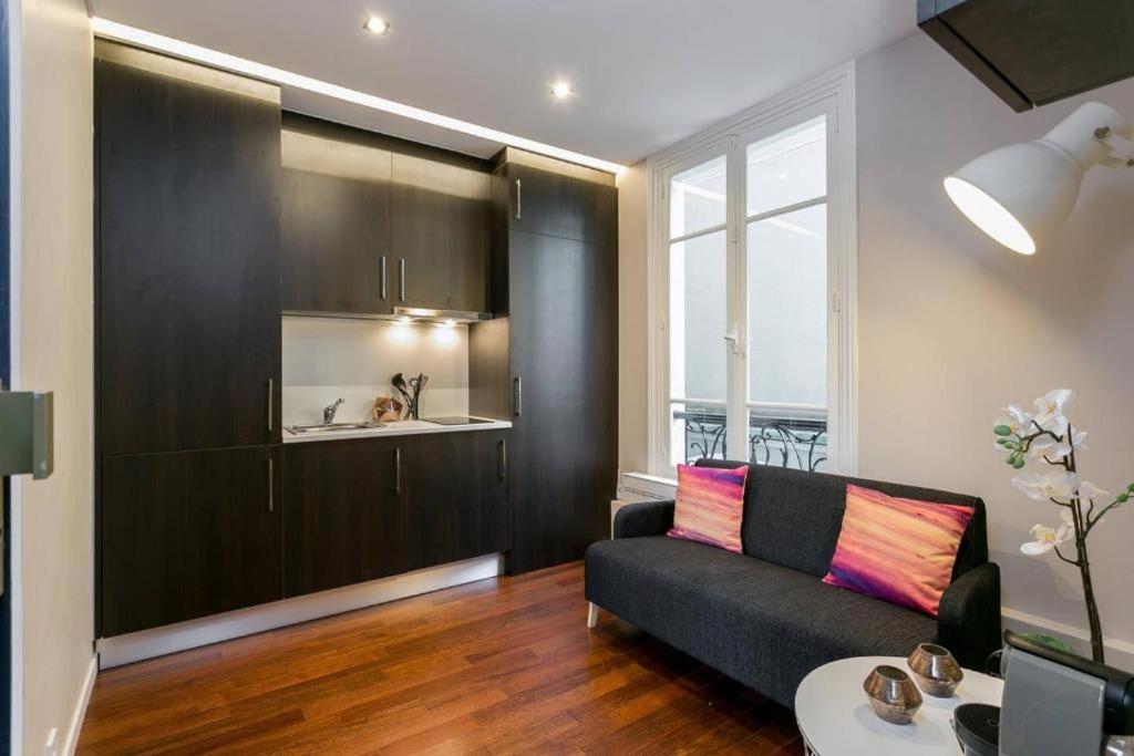Apartment Great Sized Studio Next To Invalides