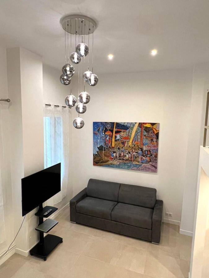 Charme & Elegance - Les Champs-elysees Apartment