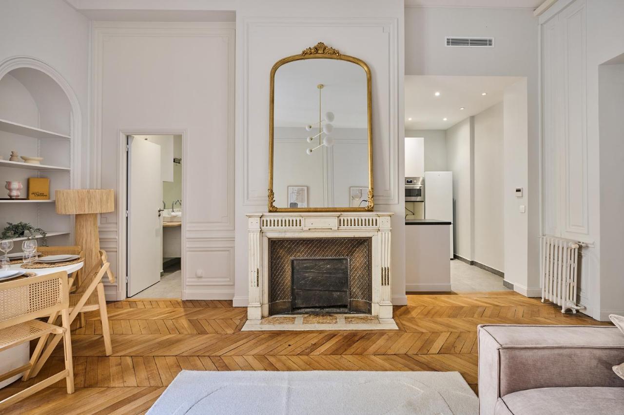 Apartment Place Vendome By Studio Prestige Paris