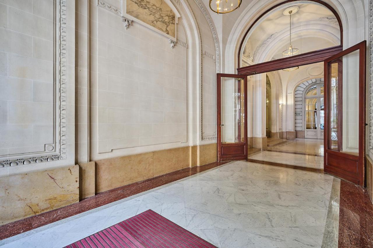 Place Vendome By Studio Prestige