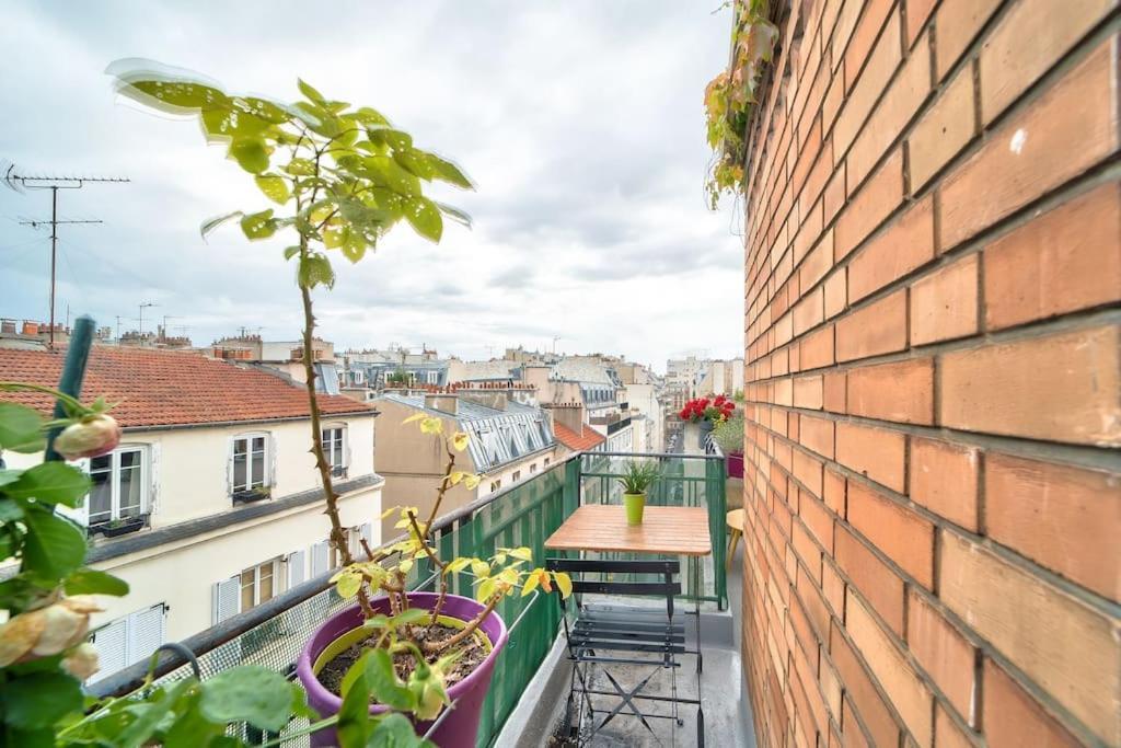 Apartment Spacieux Avec Balcon / Batignolles *
