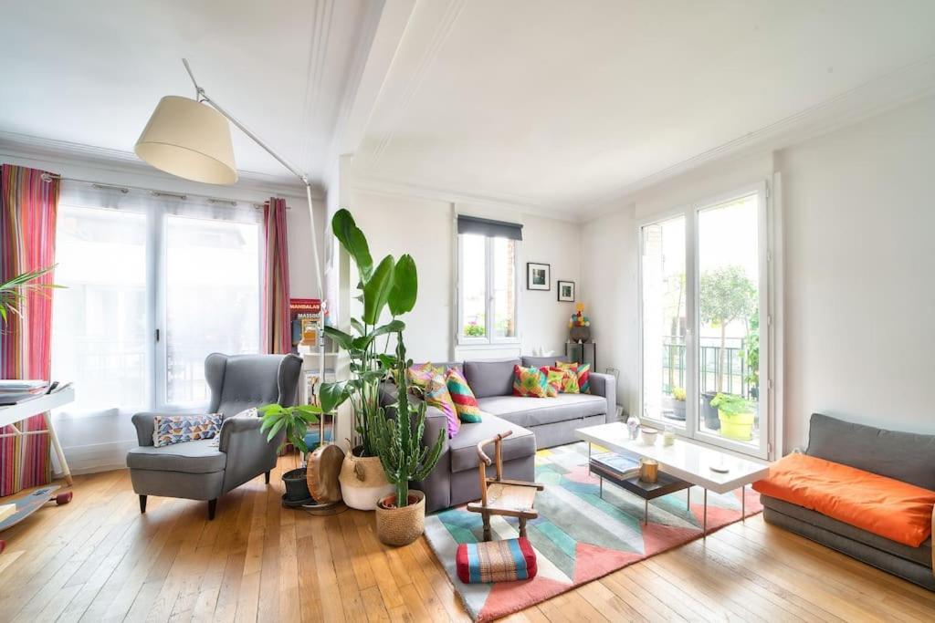 Apartment Spacieux Avec Balcon / Batignolles