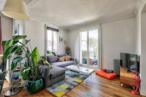 Spacieux Avec Balcon / Batignolles *