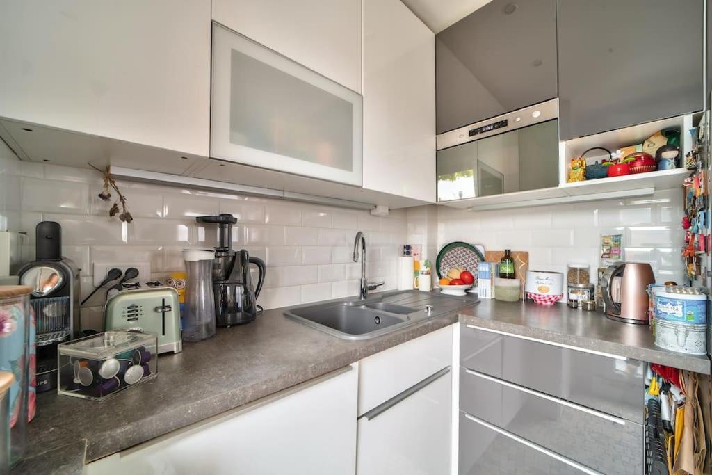 Apartment Spacieux Avec Balcon / Batignolles