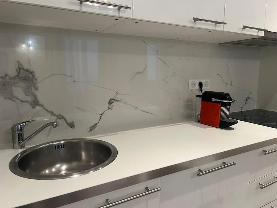 Luxury Appartment, Champs Elysees, Neuf ! Appartement *