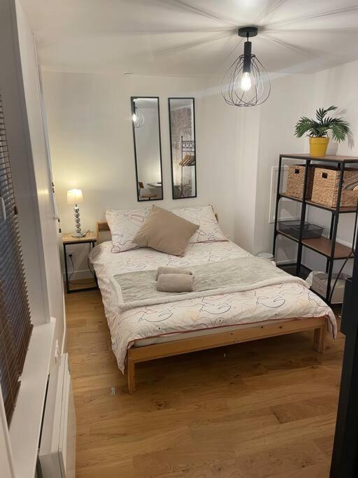 Lovely Central, Le Marais,