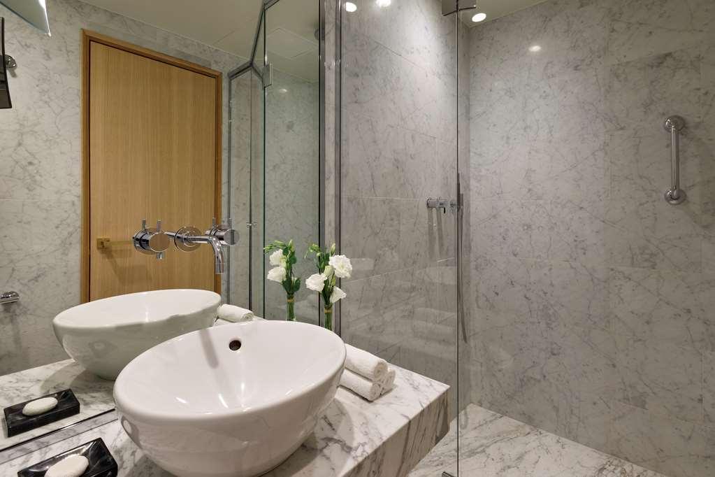 Le Belgrand Champs Elysees Tapestry By Hilton * Paris