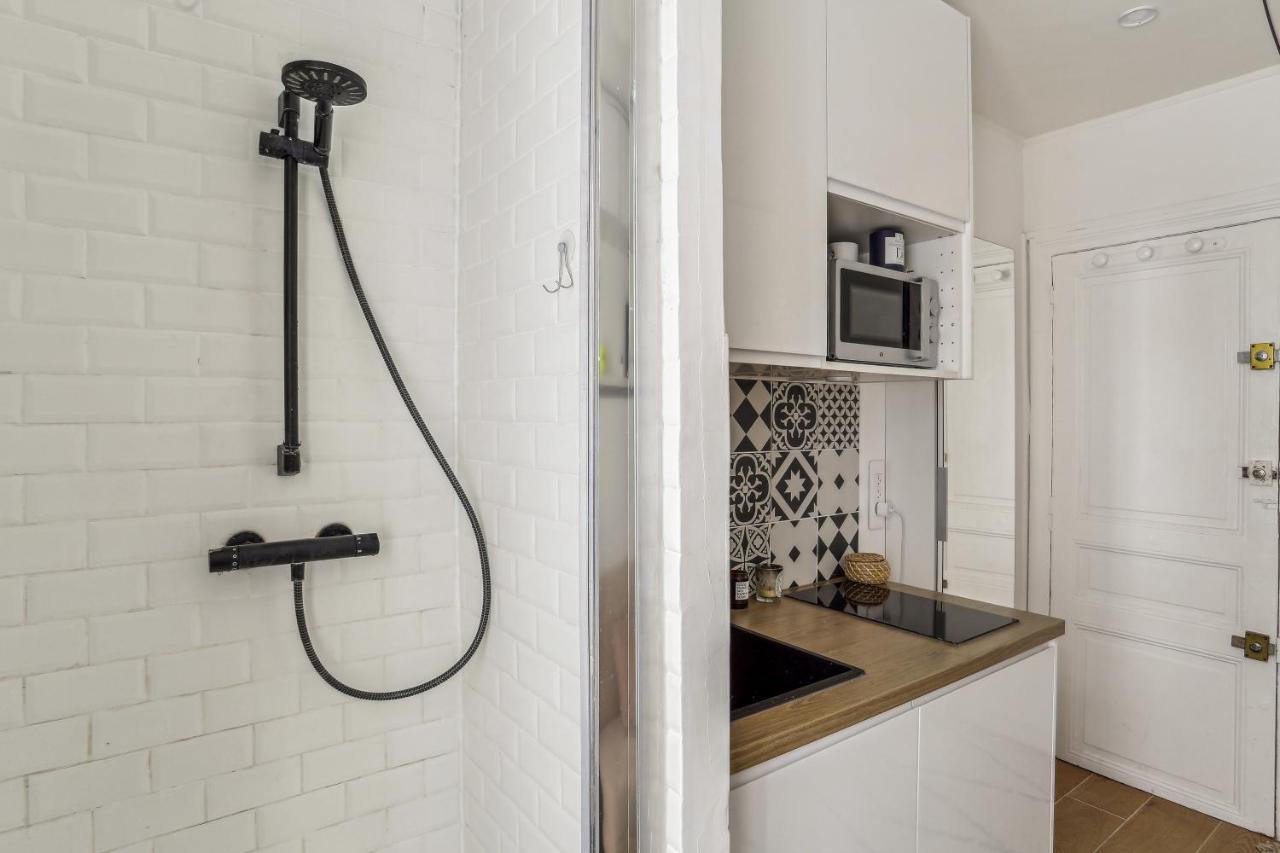 Small Comfortable Near Eiffel Tower Appartement Paris