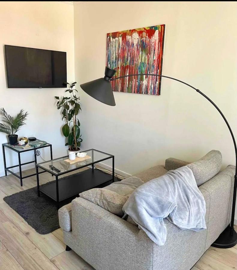 Apartment 2 Pieces Au Pied Du Metro Buzenval.