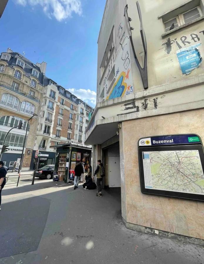 Apartment 2 Pieces Au Pied Du Metro Buzenval. Paris
