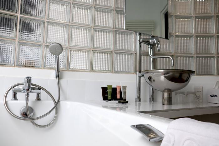 Hotel Le Pergolese Champs Elysees 4*
