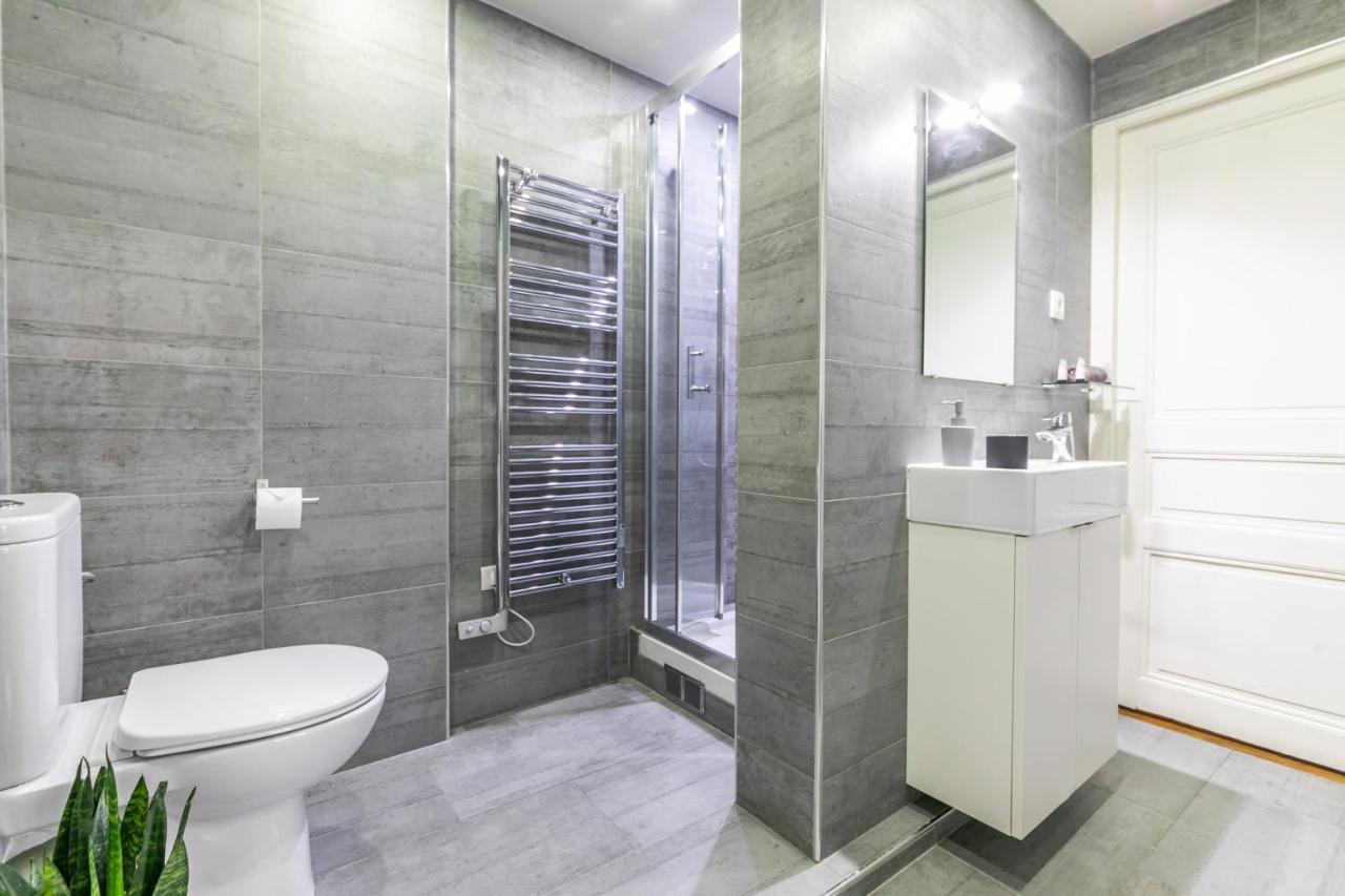Bergere Apartment Paris