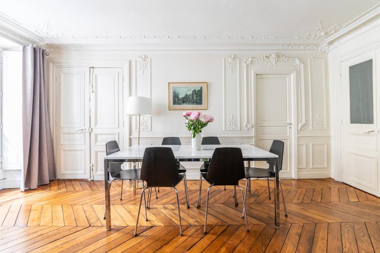 Apartment Bergere Paris