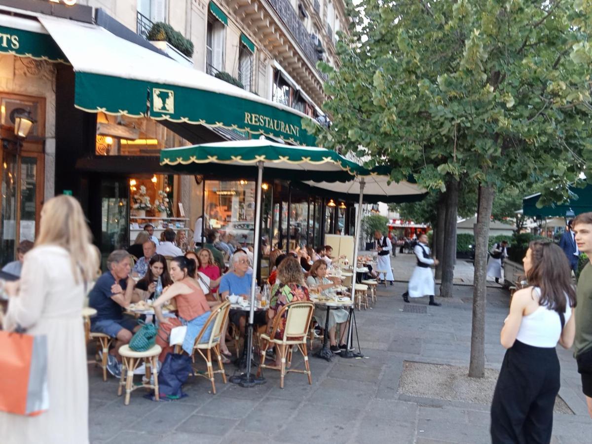 Homestay Stuning Place ,gare Montparnasse ,center ,front Of Metro *