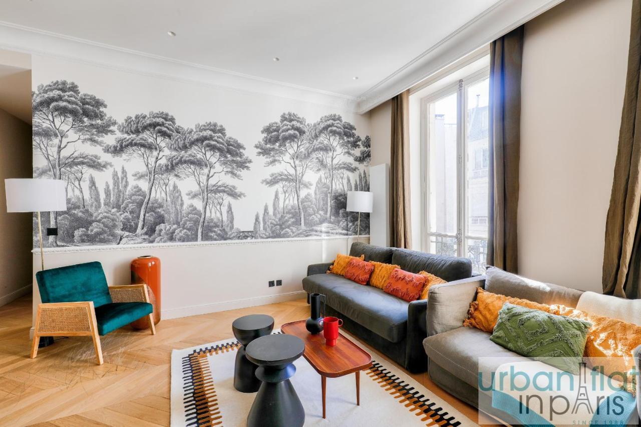 141 - Beautiful Flat Triangle D Or Champs Elysees *