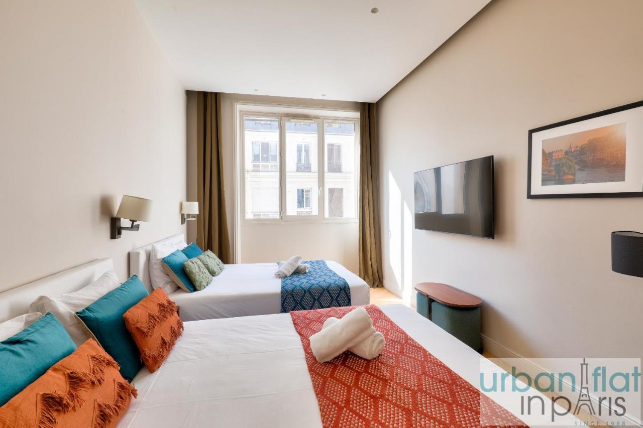 141 - Beautiful Flat Triangle D Or Champs Elysees Apartment *