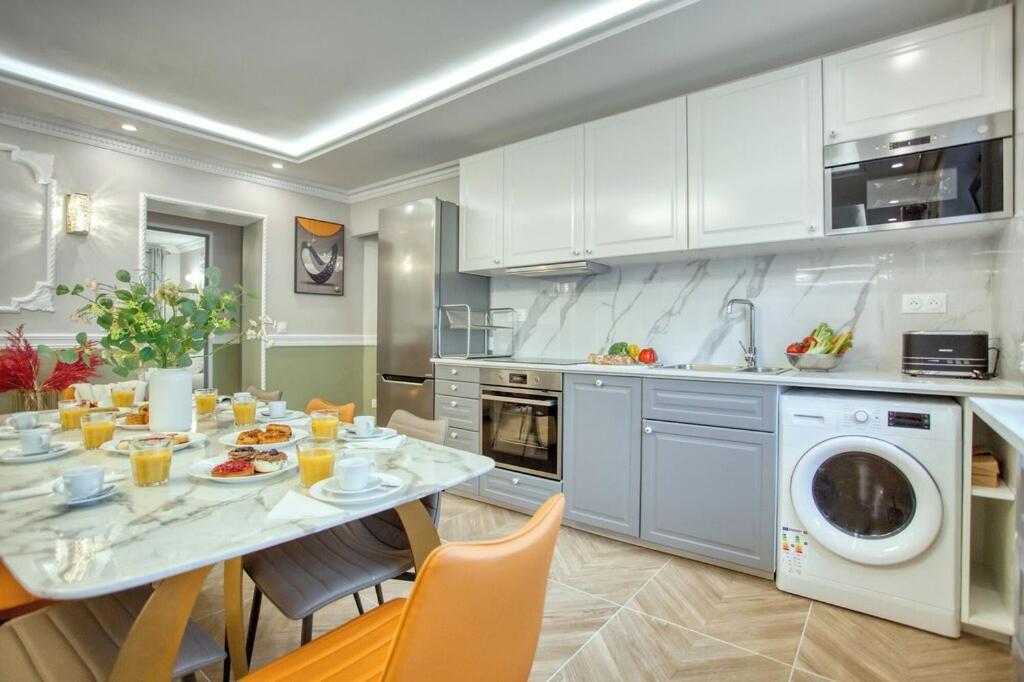 110m2- 3ch-clim-tres Spacieux * Paris