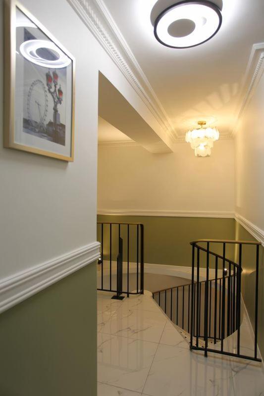 Triplex 250m² 6ch - Clim - Tres Spacieux - Apartment Paris