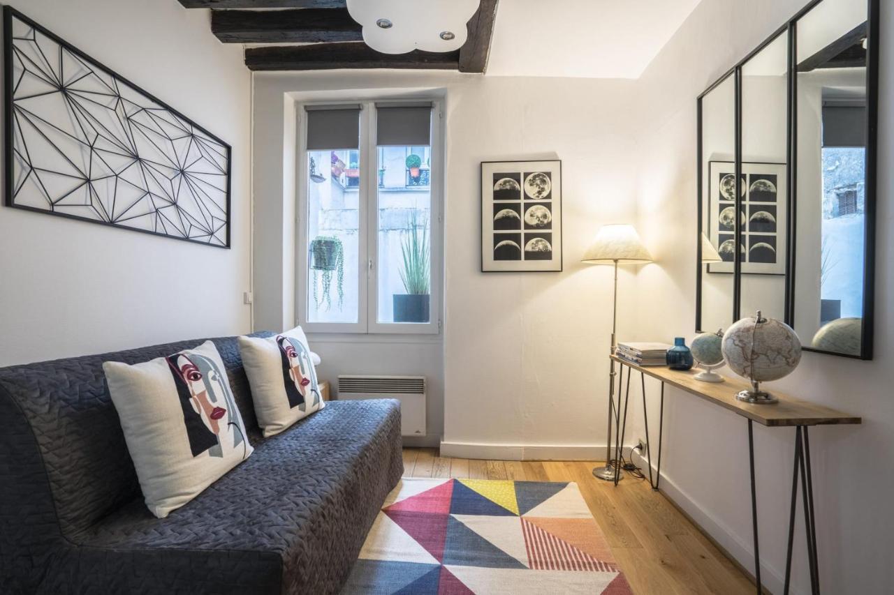 Appartement Chic Avec Patio - 2br 6p - Le Marais *