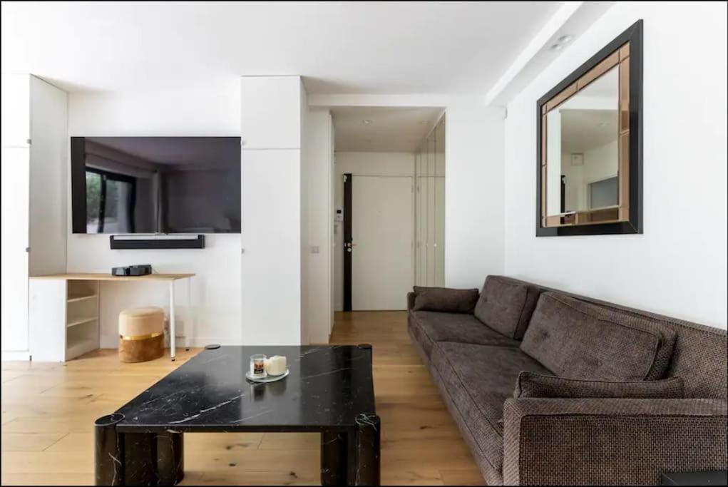 Apartment Passy/ranelagh : Superbe Avec Terrasse *