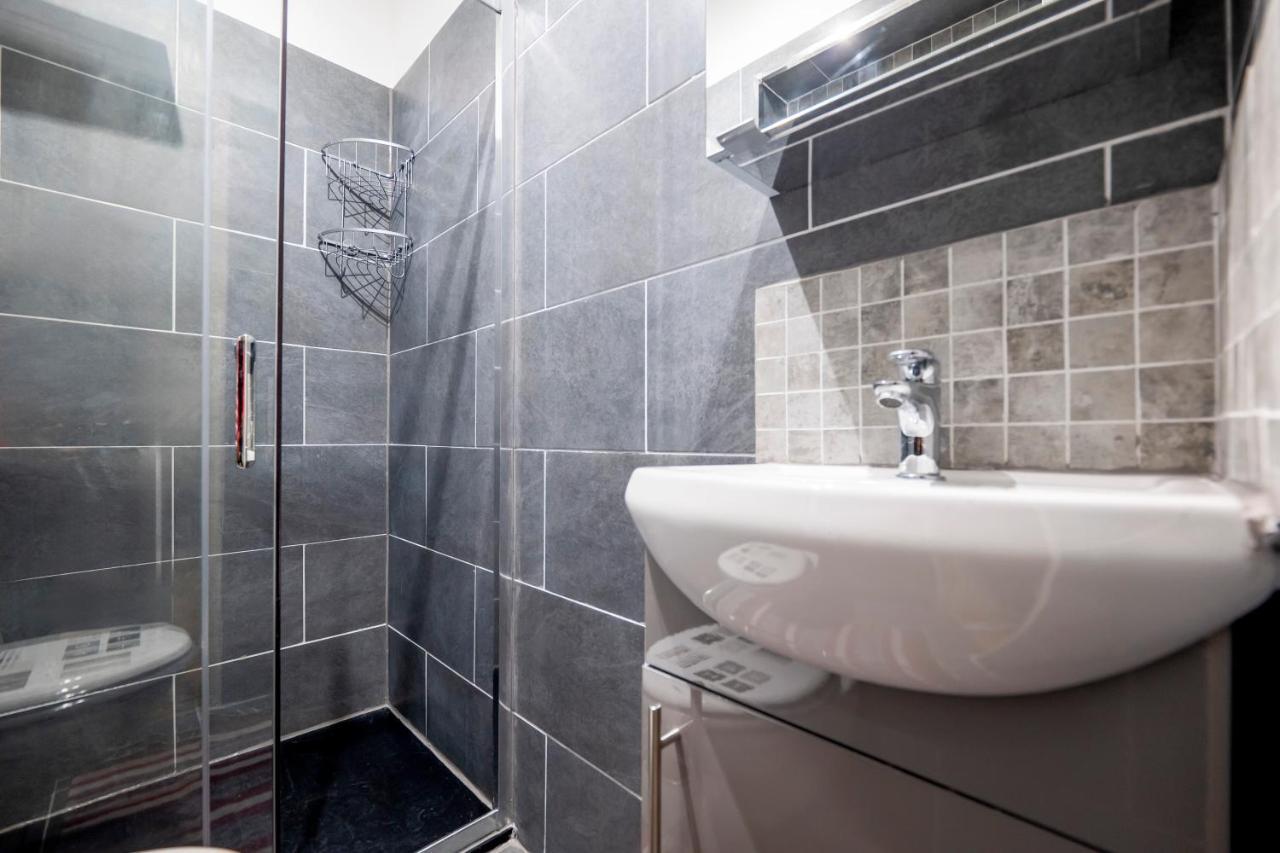 Appartement Deux Pieces Avenue Parmentier *
