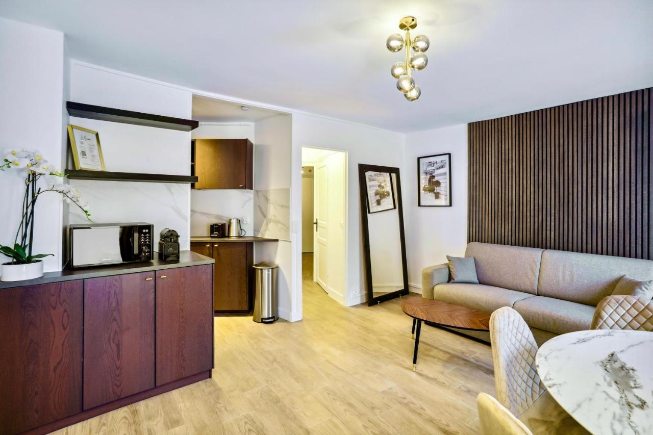 Beautiful 2bdr Near The Eiffel Tower Apartment *