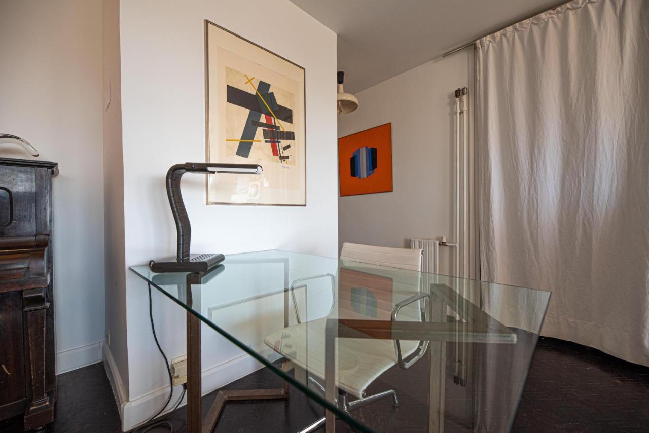 Amazing View In - Area Apartment