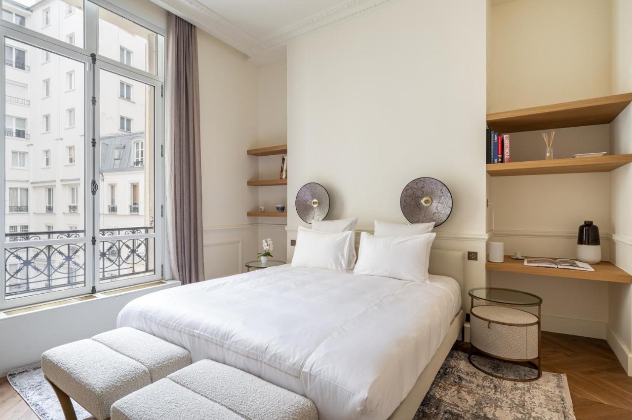 Apartment Avenue Montaigne - Champs Elysees Paris