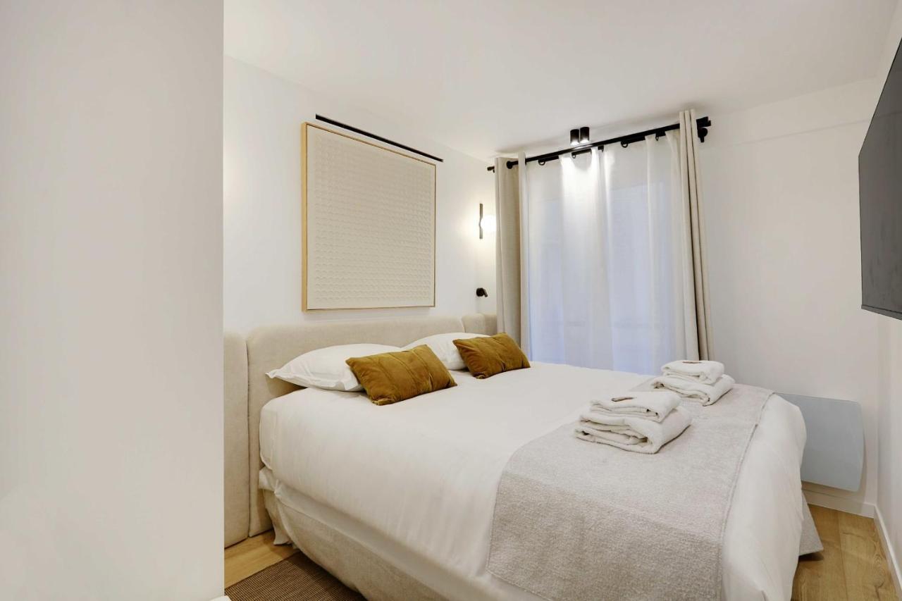 Chic Parisian Retreat 2-bedroom In The Vibrant 10th Arrond Apartment Paris